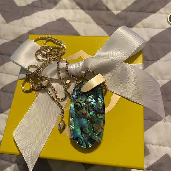 Kendra Scott Gold/Abalone Shell Inez Necklace - Picture 2 of 3